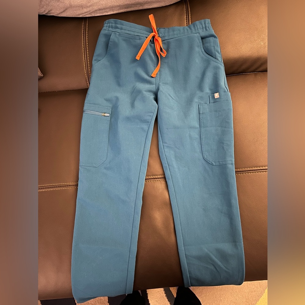 Figs yola scrub pant XS Petite alps blue  EUC
